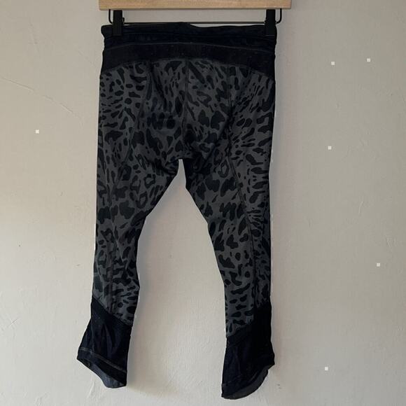 Lululemon Just Breathe Gray & Back Leopard Print Mesh Panel Crop Legging 4 - Picture 9 of 11
